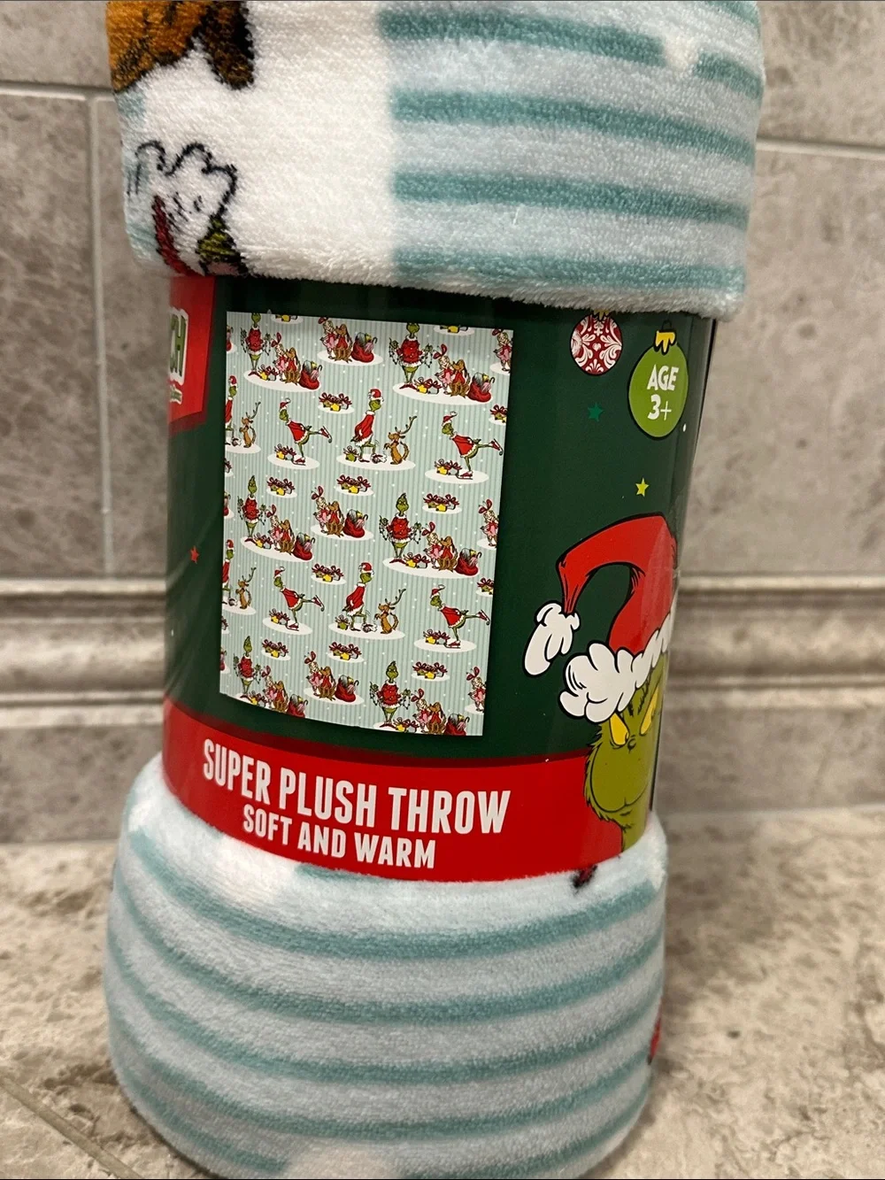 The Grinch Super Plush Throw Blanket NEW Dr Seuss Soft Warm 46” X 60”